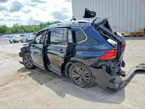 3VV2B7AX5JM103129 2018 VOLKSWAGEN TIGUAN - Image 2