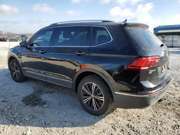 3VV2B7AX5JM112249 2018 VOLKSWAGEN TIGUAN - Image 2