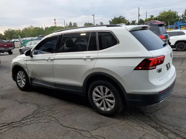 3VV2B7AX5JM119864 2018 VOLKSWAGEN TIGUAN - Image 2