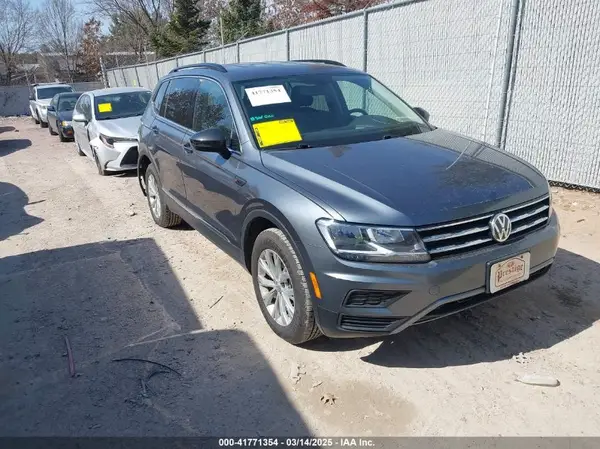 3VV2B7AX5JM142903 2018 VOLKSWAGEN TIGUAN - Image 1