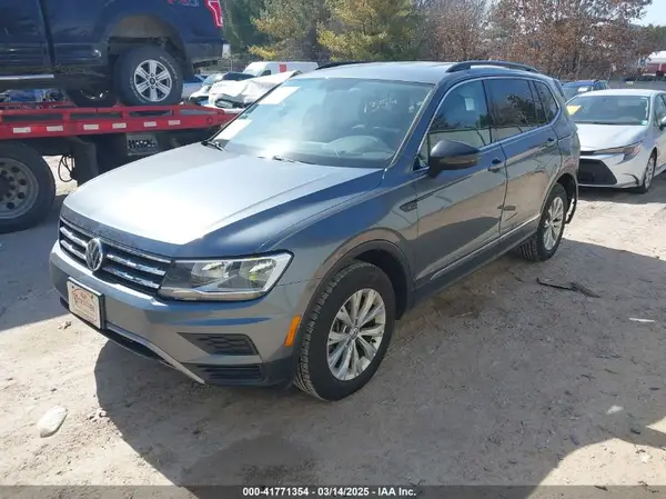 3VV2B7AX5JM142903 2018 VOLKSWAGEN TIGUAN - Image 2