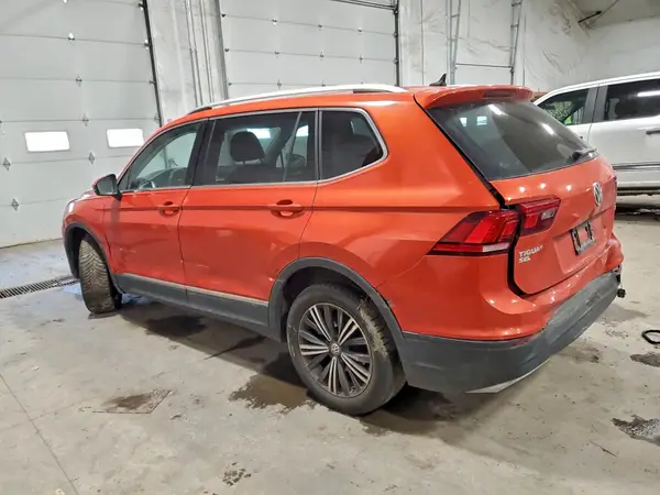 3VV2B7AX5JM145266 2018 VOLKSWAGEN TIGUAN - Image 2
