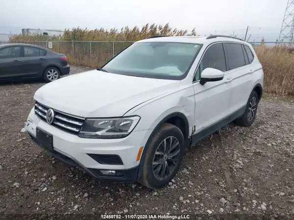 3VV2B7AX5JM154730 2018 VOLKSWAGEN TIGUAN - Image 2