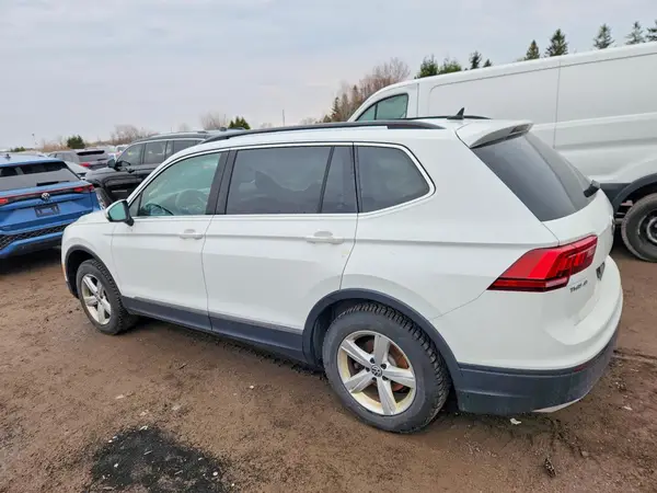 3VV2B7AX5JM170071 2018 VOLKSWAGEN TIGUAN - Image 2