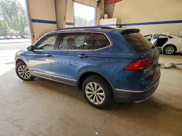 3VV2B7AX5JM170085 2018 VOLKSWAGEN TIGUAN - Image 2