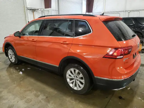 3VV2B7AX5JM188649 2018 VOLKSWAGEN TIGUAN - Image 2