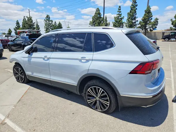 3VV2B7AX5JM197013 2018 VOLKSWAGEN TIGUAN - Image 2