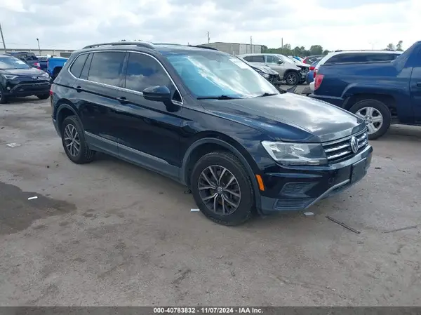 3VV2B7AX5JM198324 2018 VOLKSWAGEN TIGUAN - Image 1