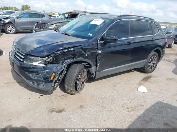 3VV2B7AX5JM198324 2018 VOLKSWAGEN TIGUAN - Image 2