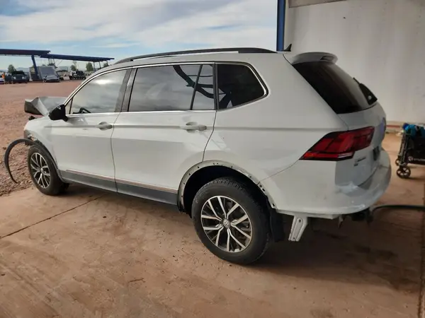 3VV2B7AX5JM209791 2018 VOLKSWAGEN TIGUAN - Image 2