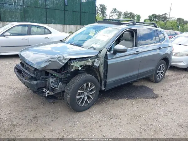 3VV2B7AX5KM038428 2019 VOLKSWAGEN TIGUAN - Image 2