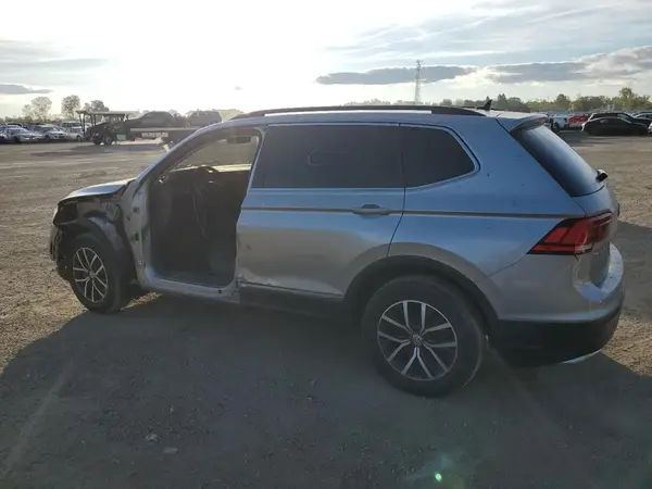 3VV2B7AX5KM090481 2019 VOLKSWAGEN TIGUAN - Image 2