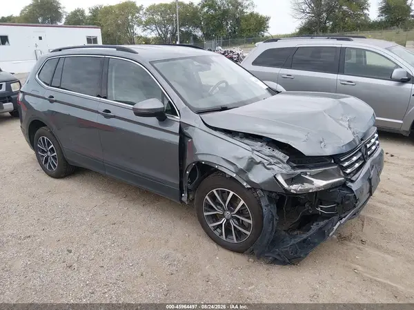 3VV2B7AX5KM136424 2019 VOLKSWAGEN TIGUAN - Image 1