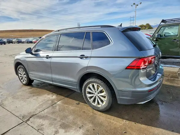 3VV2B7AX5KM140229 2019 VOLKSWAGEN TIGUAN - Image 2