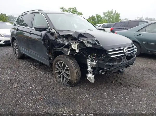 3VV2B7AX5KM174400 2019 VOLKSWAGEN TIGUAN - Image 1