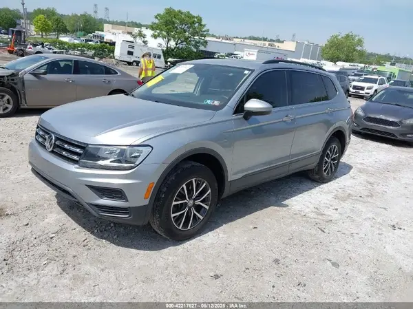 3VV2B7AX5KM176406 2019 VOLKSWAGEN TIGUAN - Image 2