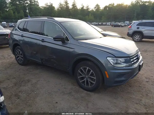 3VV2B7AX5KM196798 2019 VOLKSWAGEN TIGUAN - Image 1