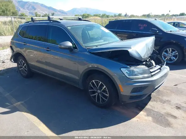 3VV2B7AX5KM201062 2019 VOLKSWAGEN TIGUAN - Image 1