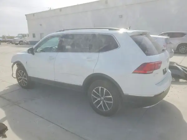 3VV2B7AX5LM020626 2020 VOLKSWAGEN TIGUAN - Image 2
