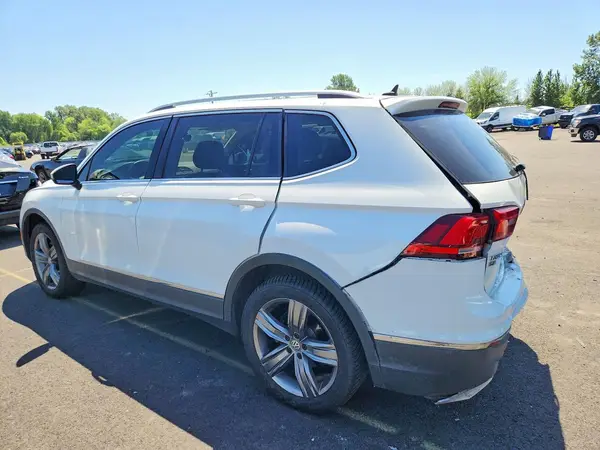 3VV2B7AX5LM111055 2020 VOLKSWAGEN TIGUAN - Image 2