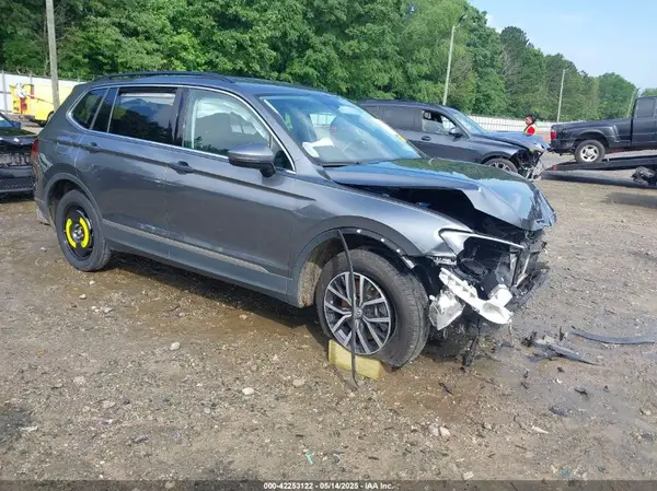 3VV2B7AX5LM142418 2020 VOLKSWAGEN TIGUAN - Image 1