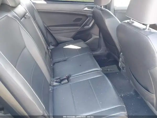 2021 VOLKSWAGEN TIGUAN auction photo 8