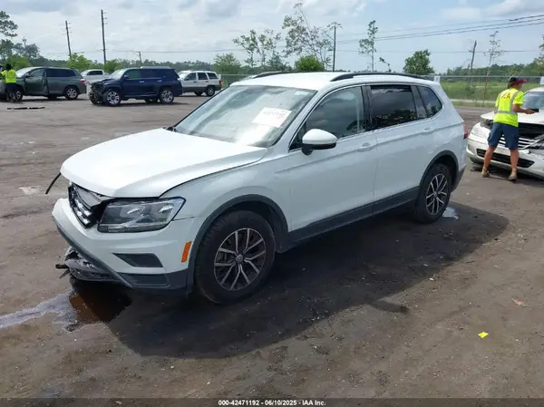 3VV2B7AX5MM057743 2021 VOLKSWAGEN TIGUAN - Image 2