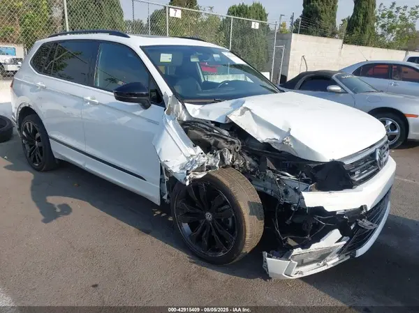 3VV2B7AX5MM098986 2021 VOLKSWAGEN TIGUAN - Image 1