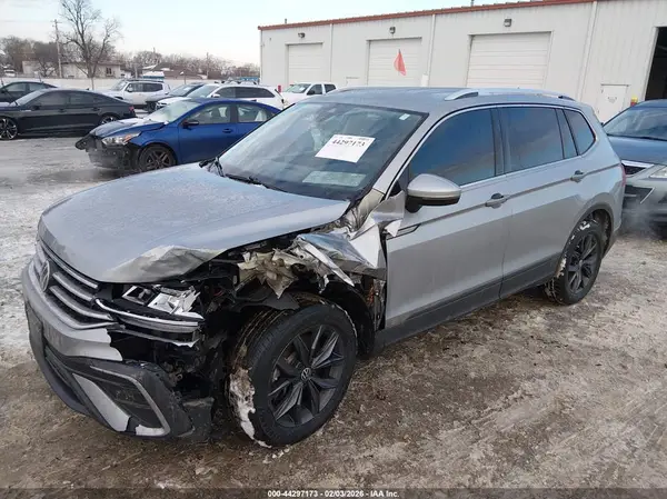 3VV2B7AX5PM033561 2023 VOLKSWAGEN TIGUAN - Image 2
