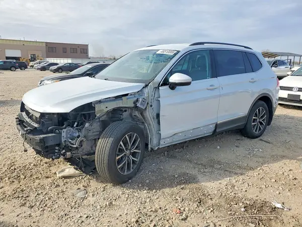 3VV2B7AX6JM000690 2018 VOLKSWAGEN TIGUAN - Image 1