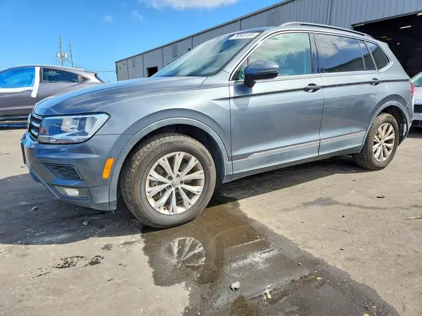3VV2B7AX6JM003296 2018 VOLKSWAGEN TIGUAN - Image 1