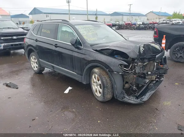 3VV2B7AX6JM007865 2018 VOLKSWAGEN TIGUAN - Image 1