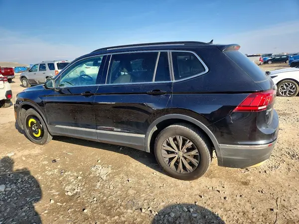 3VV2B7AX6JM008904 2018 VOLKSWAGEN TIGUAN - Image 2