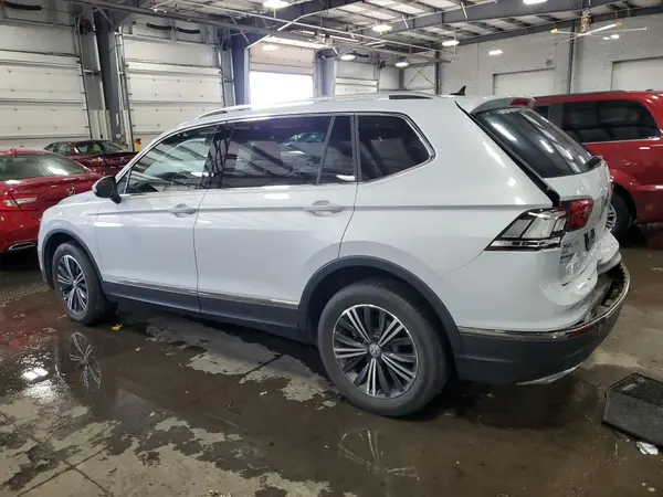 3VV2B7AX6JM009647 2018 VOLKSWAGEN TIGUAN - Image 2