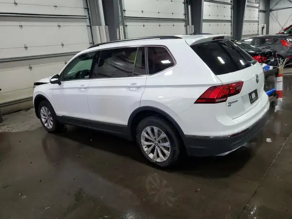 3VV2B7AX6JM013763 2018 VOLKSWAGEN TIGUAN - Image 2