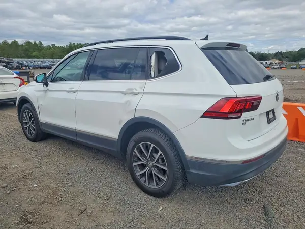 3VV2B7AX6JM019613 2018 VOLKSWAGEN TIGUAN - Image 2
