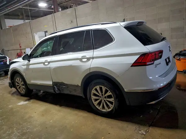 3VV2B7AX6JM035889 2018 VOLKSWAGEN TIGUAN - Image 2