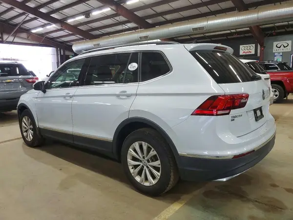 3VV2B7AX6JM039635 2018 VOLKSWAGEN TIGUAN - Image 2