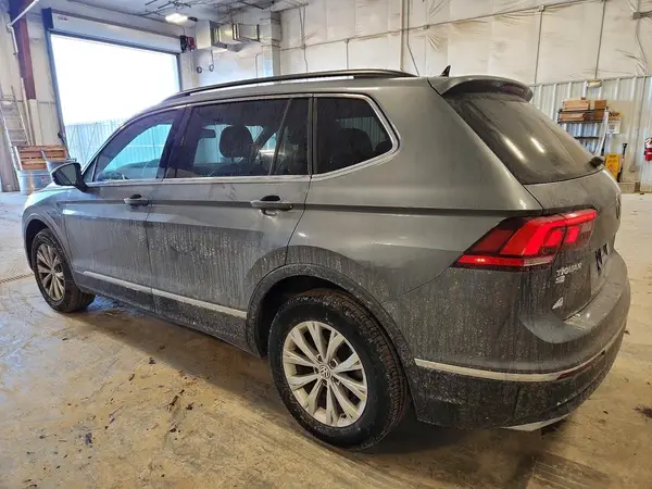 3VV2B7AX6JM043295 2018 VOLKSWAGEN TIGUAN - Image 2