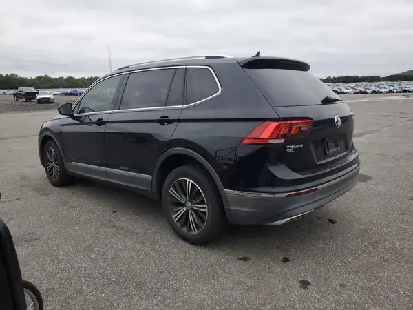 3VV2B7AX6JM054703 2018 VOLKSWAGEN TIGUAN - Image 2