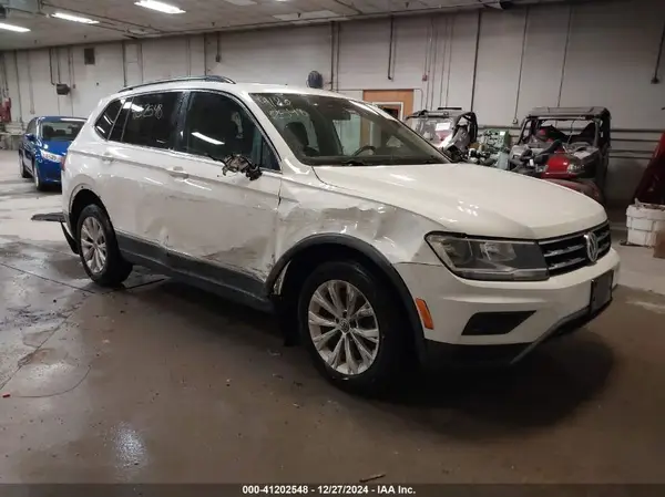 3VV2B7AX6JM056807 2018 VOLKSWAGEN TIGUAN - Image 1