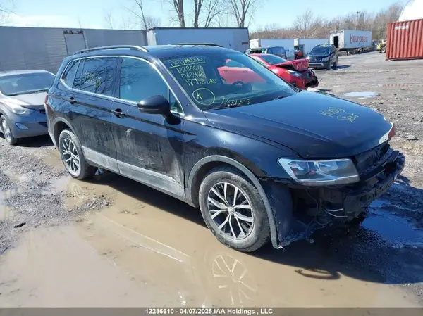 3VV2B7AX6JM062476 2018 VOLKSWAGEN TIGUAN - Image 1