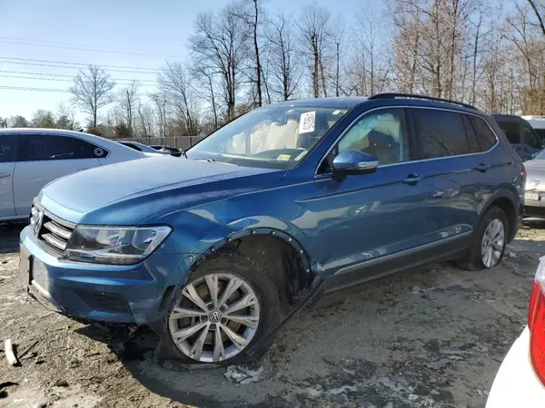 3VV2B7AX6JM076734 2018 VOLKSWAGEN TIGUAN - Image 1