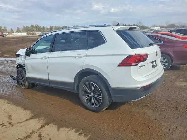 3VV2B7AX6JM078404 2018 VOLKSWAGEN TIGUAN - Image 2
