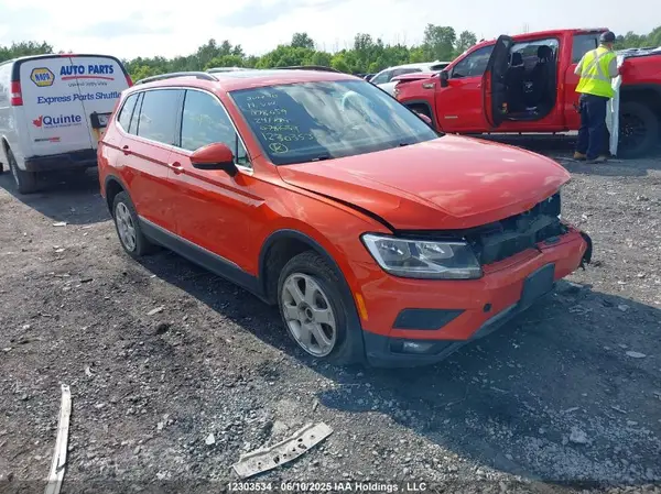 3VV2B7AX6JM078659 2018 VOLKSWAGEN TIGUAN - Image 1