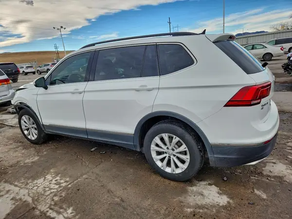 3VV2B7AX6JM080122 2018 VOLKSWAGEN TIGUAN - Image 2