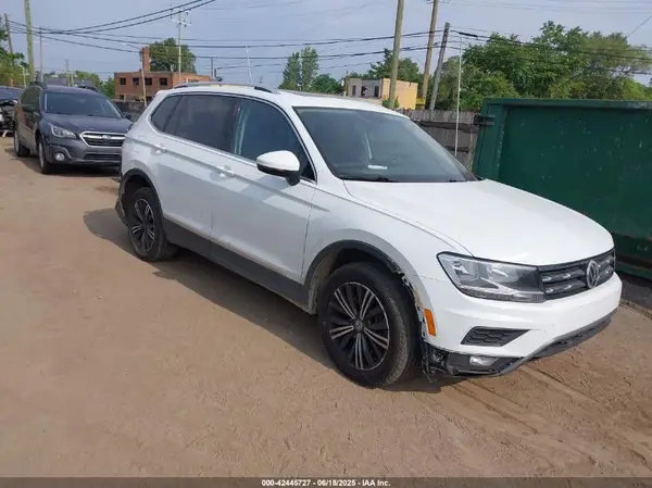 3VV2B7AX6JM099706 2018 VOLKSWAGEN TIGUAN - Image 1