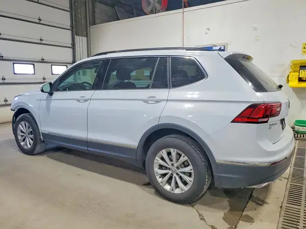 3VV2B7AX6JM100224 2018 VOLKSWAGEN TIGUAN - Image 2