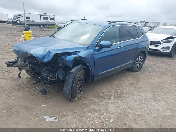 3VV2B7AX6JM102118 2018 VOLKSWAGEN TIGUAN - Image 2
