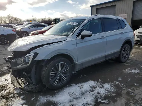 3VV2B7AX6JM119940 2018 VOLKSWAGEN TIGUAN - Image 1